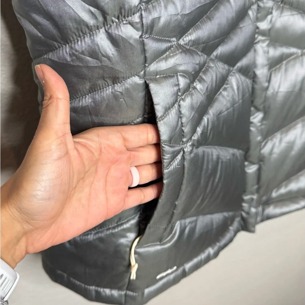 The North Face Womens 550 Down Puffer Vest XXL Gray Quilted Goose Down Insulated